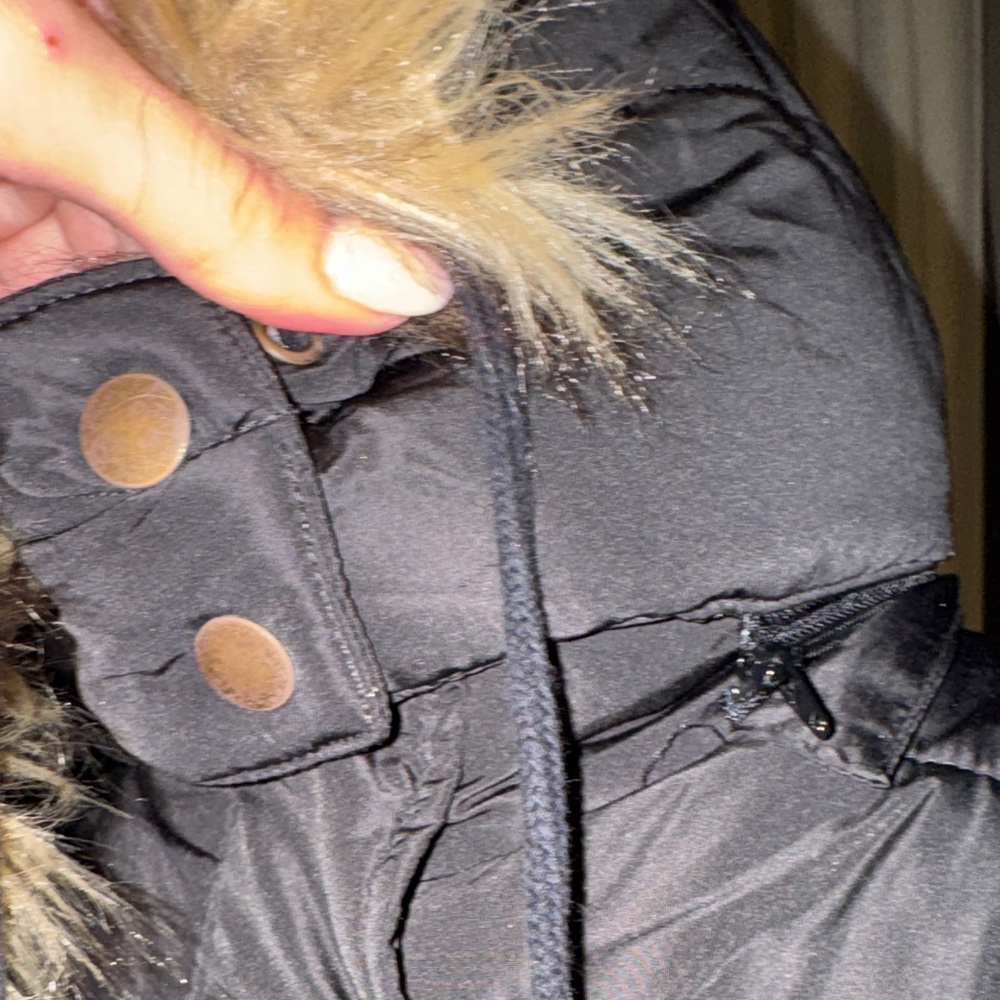 Love Tree Women’s Black Quilted Puffy Vest Removable Faux Fur Trim Hood Medium - Picture 12 of 17